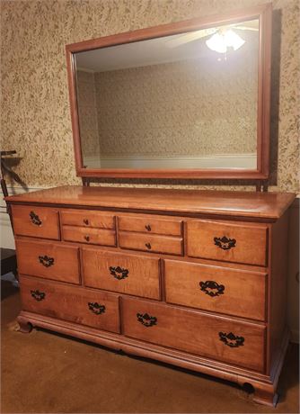 Empire Furniture Maple Dresser w/Mirror (2-Pieces)