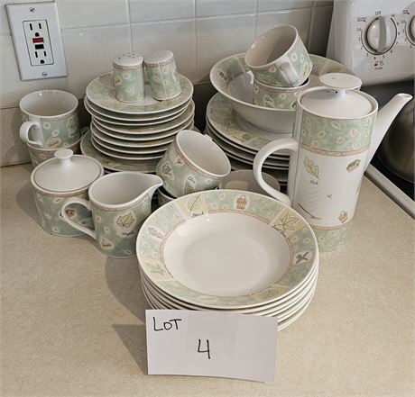 Country Gardens Dish & Tea Set Over 40 Pieces