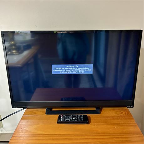 Vizio 28" TV with Remote
