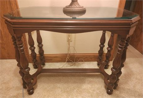 Spindle Parlor Table