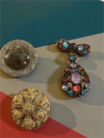 Vintage Hollycraft Pastel Multi-Color Rhinestone Brooch Pin (Unsigned)