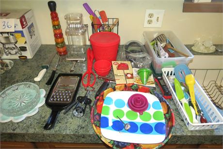 Assorted Kitchen Items