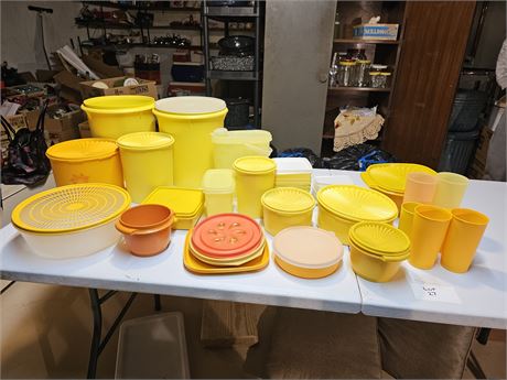 Large Lot of Vintage Orange & Yellow Tupperware/Canisters/Food Storage & More