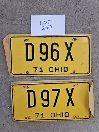 Vintage 1971 Consecutive Numbers License Plates