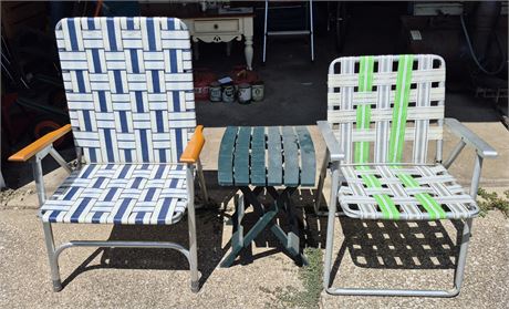 Folding Chairs & Folding Table