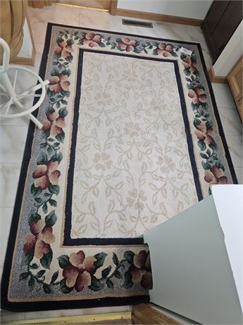 Multi-Color Magnolia Print Area Rug