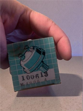 Stewart-Warner Hobbs Pressure Switch Lot  M-4006 & 100618 Models & More