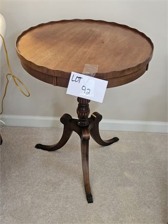 Antique Mahogany Pie Crust Edge with Pedestal Base & Carved Legs
