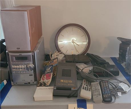 Vintage Electronics Lot:Kinyo VHS/Westinghouse/GE Clock Radios/JVC 5CD Stereo