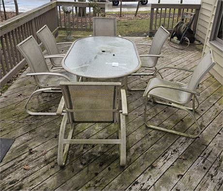 Outdoor Glass-Top Table with 6 Mesh/Metal Chairs