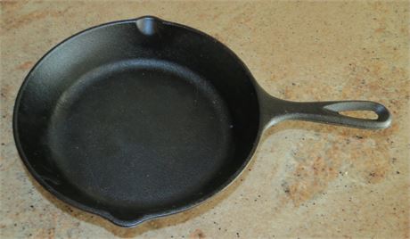 Lodge 8" Cast Iron Skillet