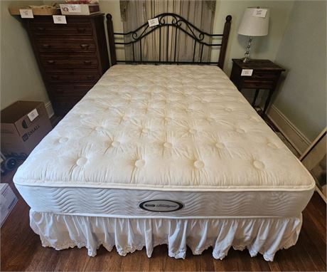 Queen Bed With Wood & Metal Headboard