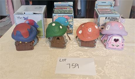 Vintage Schleich Smurfette Cottage and Mushroom Houses