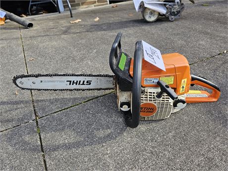 Stihl MS250 Gas Chainsaw