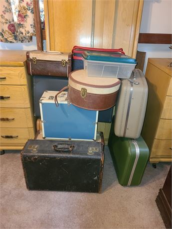 Mixed Vintage Hard Cover Suitcase Lot
