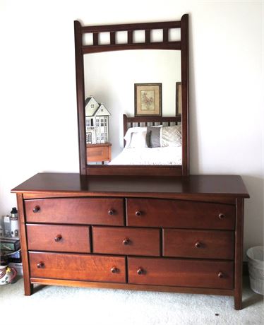 Dresser With Mirror