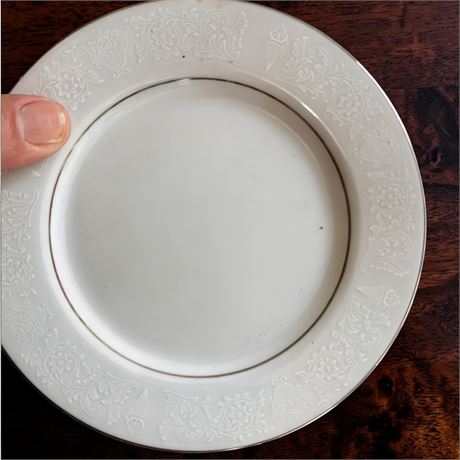 Crown Victoria Fine China Dinnerware Set Lovelace Pattern (Table Set for 8)