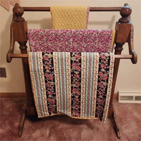 Quilt Rack W/Quilts