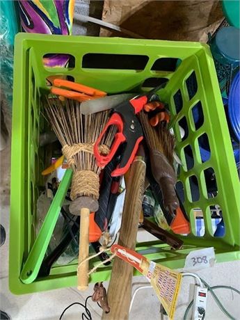 Garden Hand Tools Lot