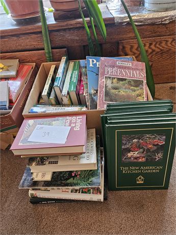 Large Lot of Gardening & Landscape Books