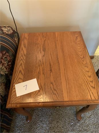 Riverside Furniture Light Oak End Table With Drawer