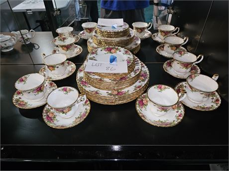 Royal Albert “Old Country Rose” China Set 25+ Pieces