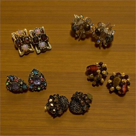1950 Hollycraft-Style Multicolor Rhinestone Screw-Back Earrings, Beaded Clip Ons