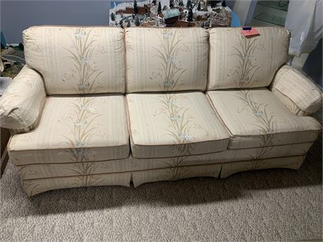 Smith Brothers of Berne Inc Floral Pattern Living Room Sofa/Couch