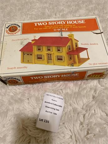 Bachmann Plasticville  Red and Yellow Two Story Display House (O Scale)