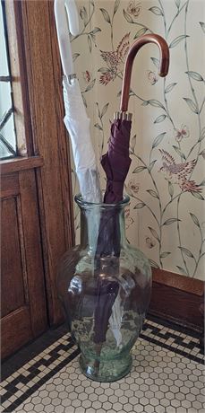 20" Tall Clear Vase w/Umbrellas