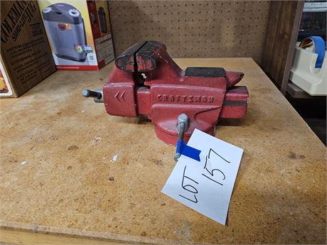 Red Craftsman Table Vise