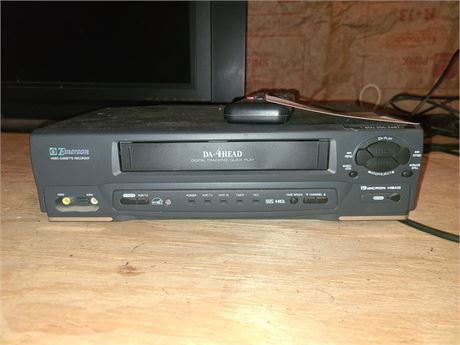 Emerson EWV401 Hi-Fi 19 Micron 4 Head VHS VCR Player/Recorder