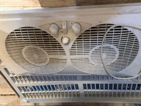 Twin 3 Speed Reverse Air Flow Window Fan Model WFT9