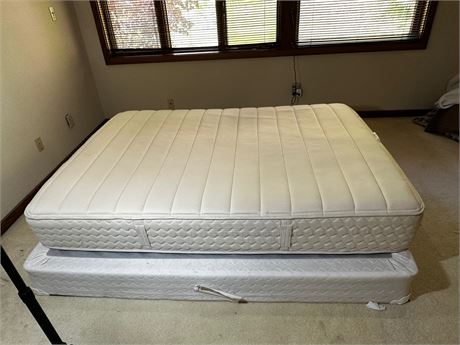 YAMA KAMA Mattress and Wayside Boxspring