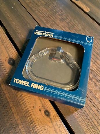 Vintage Donner Showcase Collection Ventura Clear Acrylic & Chrome Towel Rings