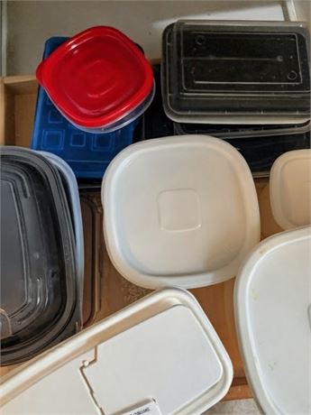 Shelf Cleanout - Plastic Storage Containers W/Lids