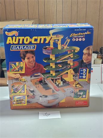 Hotwheels Auto-City Garage NEW IN BOX