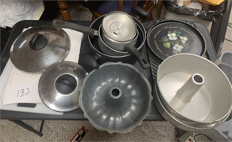 Pots, Pans, Lids, Baking Pans, Cutting Boards Lot