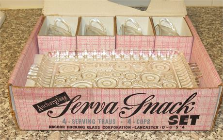 Anchor Hocking Serva Snack Set