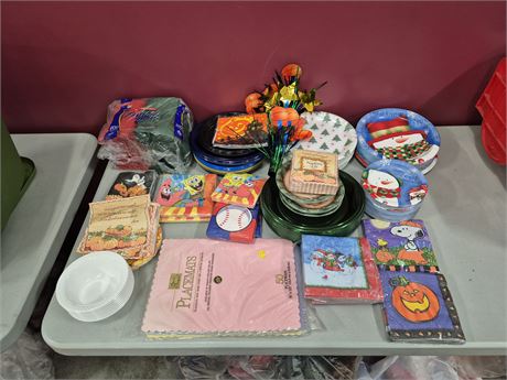 Holiday Disposable Plates, Napkins, Etc