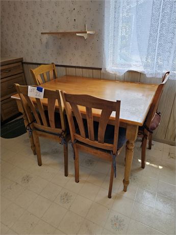 Wood Kitchen Table with (4) Chairs