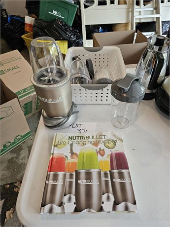 NutriBullet / Accessories & Recipe Book