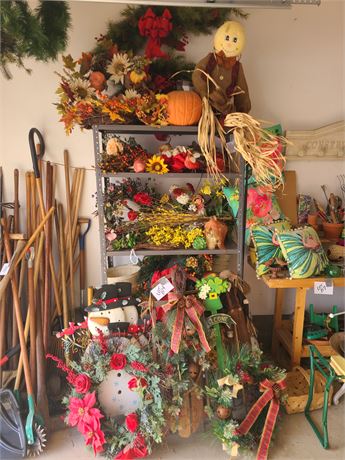Holiday & Decor Cleanout: Wreaths/Faux Floral/Baskets & More