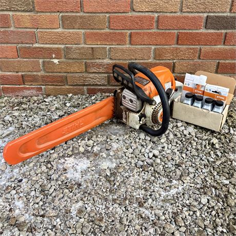 STIHL MS 251C Gas Powered 18 in Chainsaw with Extras!