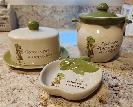 Holly Hobbie Stoneware Collection