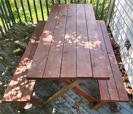 Picnic Table / 2 Benches