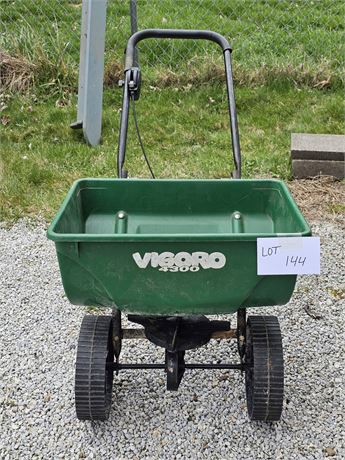 Vigoro 4300 Yard Spreader