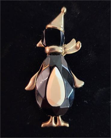 Vintage Goldtone Faceted Lucite Chilly Willy Hat & Scarf Winter Penguin Brooch