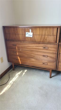 Dixie Wood Dresser