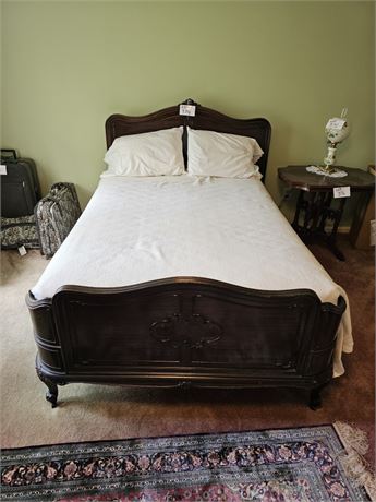 Antique Wood Frame Full Size Bed